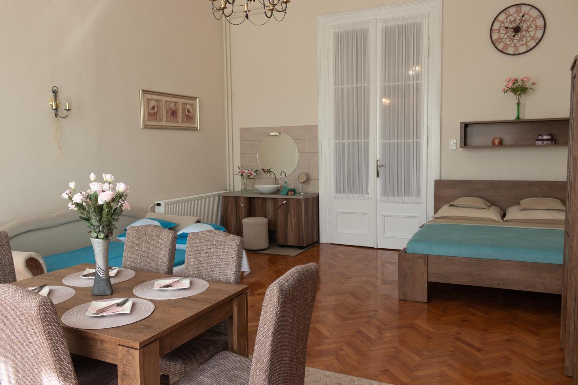 Suzy Apartman Eger Ngoại thất bức ảnh