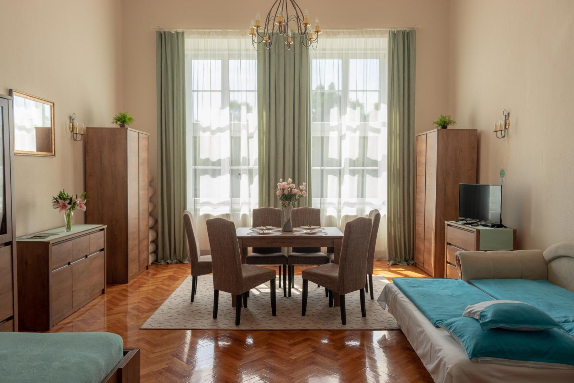 Suzy Apartman Eger Ngoại thất bức ảnh