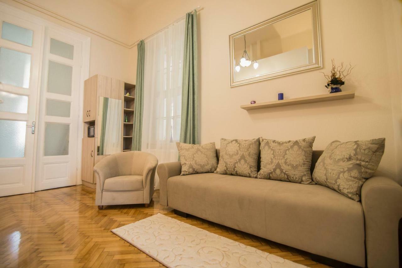 Suzy Apartman Eger Ngoại thất bức ảnh